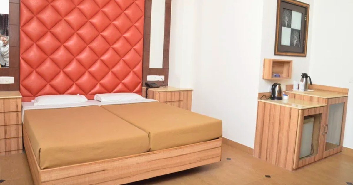 MELROSE INN - Luxury and Comfort Awaits You at Best Hotel in Aligarh